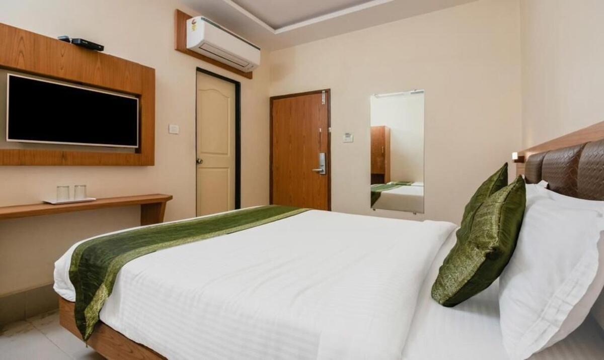Hotel Volga Plaza 孟买 外观 照片