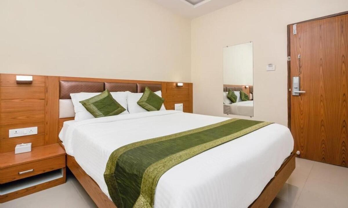 Hotel Volga Plaza 孟买 外观 照片
