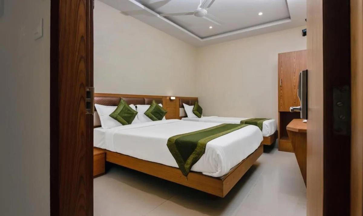 Hotel Volga Plaza 孟买 外观 照片